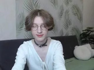 Offline masuzy_shy on Flirt4Free