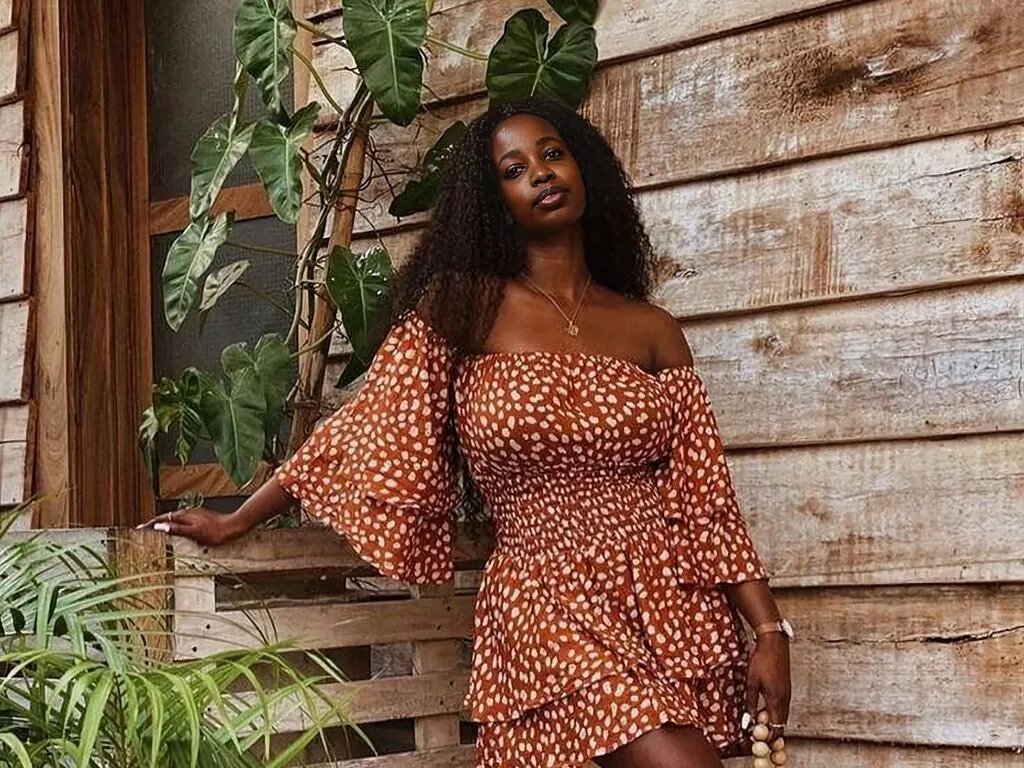 Admire LuluWilde, she wants to masturbate for you LuluWilde from LiveJasmin