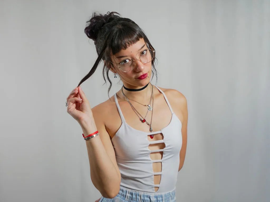 Sweet YunseoHant wants you to fuck her body now YunseoHant from LiveJasmin