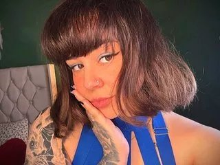 Offline Aerin on Streamate