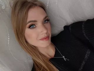 Checkout Alyonaqueenn, she wants to masturbate for you Alyonaqueenn from Streamate