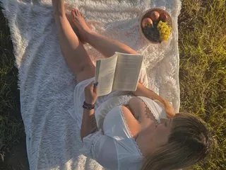 Offline AMYINNA on Streamate