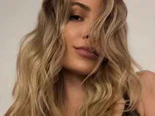 Offline AnnaMichele on Streamate