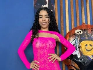 Admire sweet stripper CamilaBrown18 CamilaBrown18 from Streamate