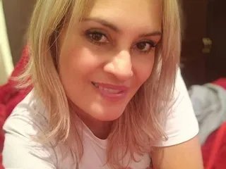 Checkout CarolinneFiotti, she wants to masturbate for you CarolinneFiotti from Streamate