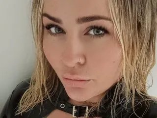 Hot Evie_Love wants you to fuck her body now Evie_Love from Streamate