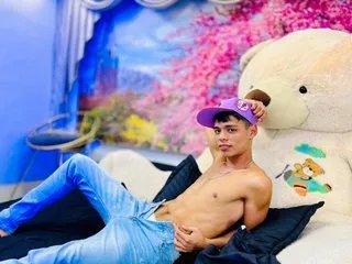 FanaticBrownie on Streamate