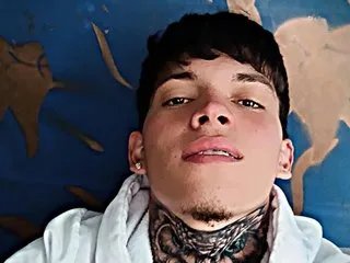 Watch FrankBoy30x, he wants to masturbate for you FrankBoy30x from Streamate