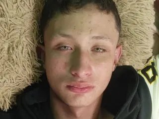 Garuo_18 from Streamate