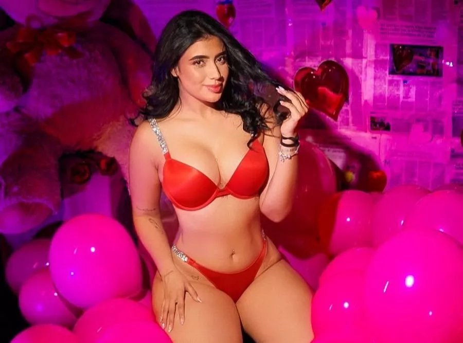 Offline JulietaKennedy on Streamate