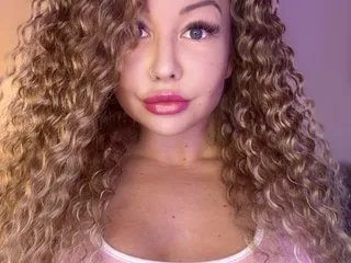 Sweet KatBigBum wants you to fuck her body now KatBigBum from Streamate