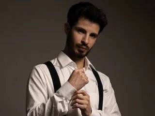 Offline LiamLuxe on Streamate