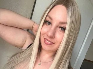 Join Luna_Gaze, she wants to masturbate for you Luna_Gaze from Streamate