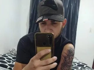 Discover MichaelRome, he wants to masturbate for you MichaelRome from Streamate
