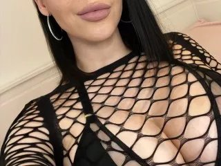 Offline MissFitAmy on Streamate