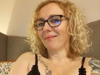Checkout 48 years old OrlaFox from Streamate OrlaFox from Streamate