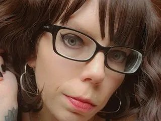 Admire amazing model SaraDesireXO SaraDesireXO from Streamate