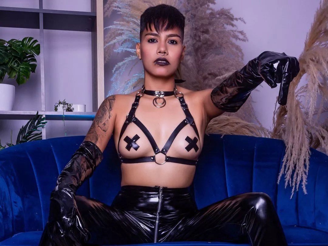 Offline TaylorrHarper on Streamate