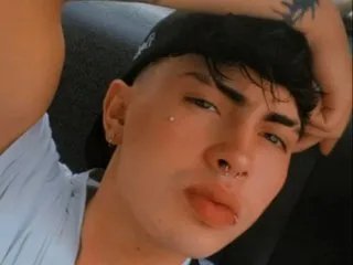 Discover naked model Zoeyandnickk Zoeyandnickk from Streamate