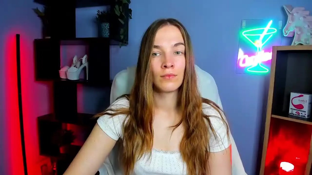 Sexy KenzieXone wants you to fuck her body now kenzieXone from Streamray