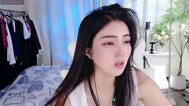 Naked yangyang-777 from StripChat yangyang-777 from StripChat